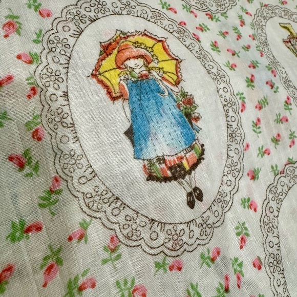 Vintage 70s Holly Hobby Medallions Roses Floral Fabric Finish Crib Sheet Quilt - Picture 2 of 8